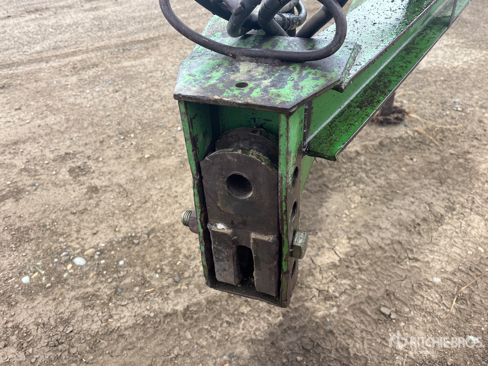 John Deere E1600