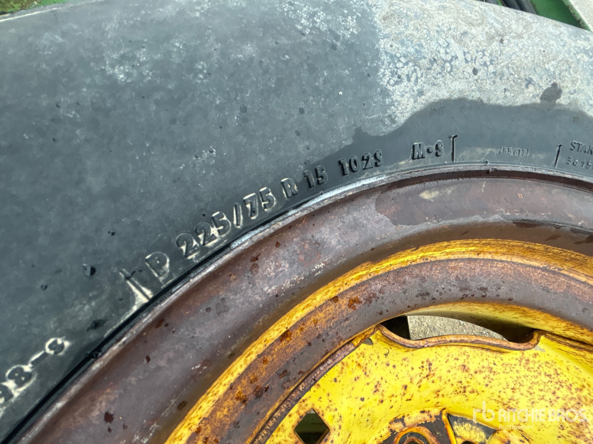John Deere E1600