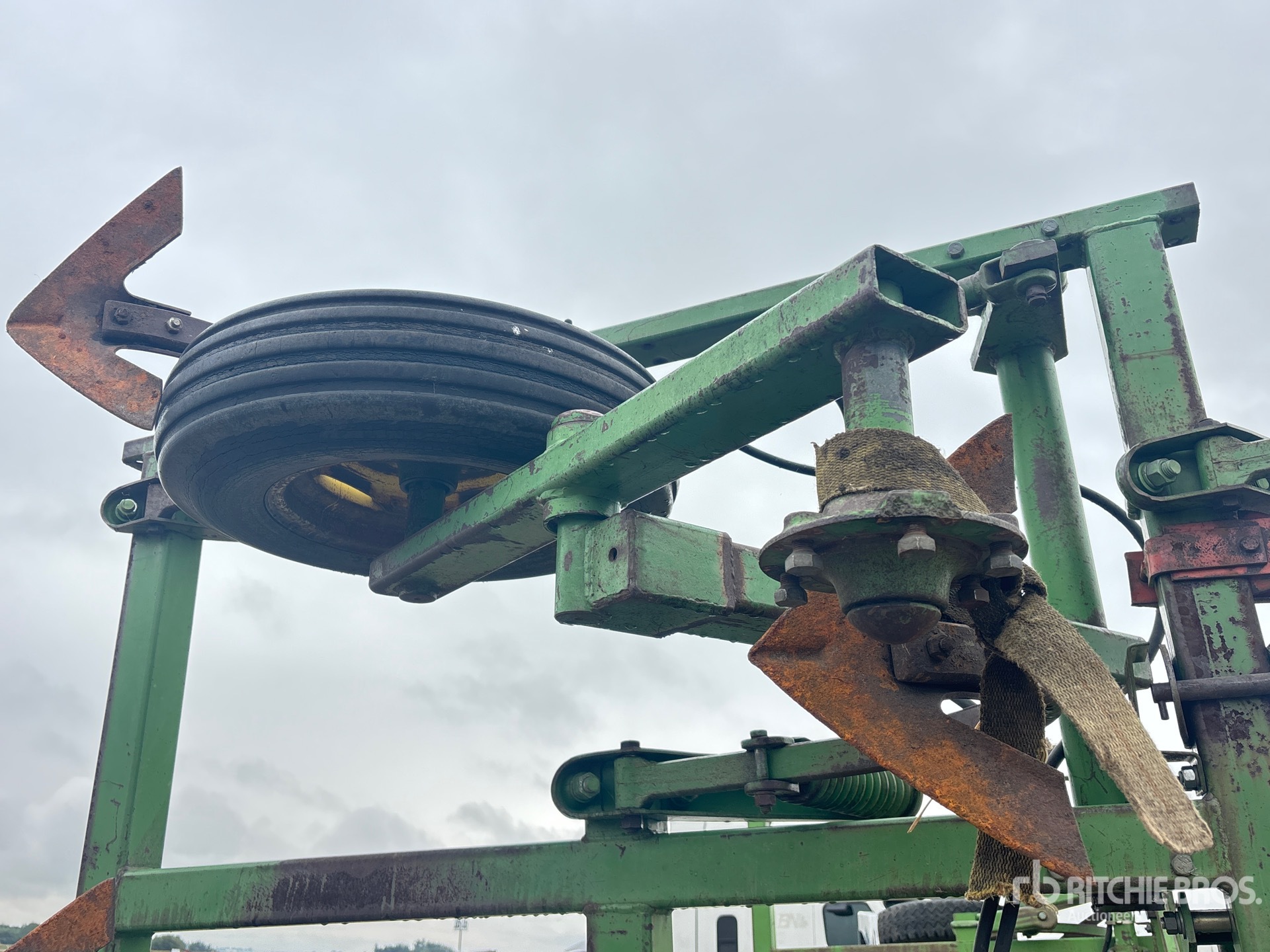 John Deere E1600