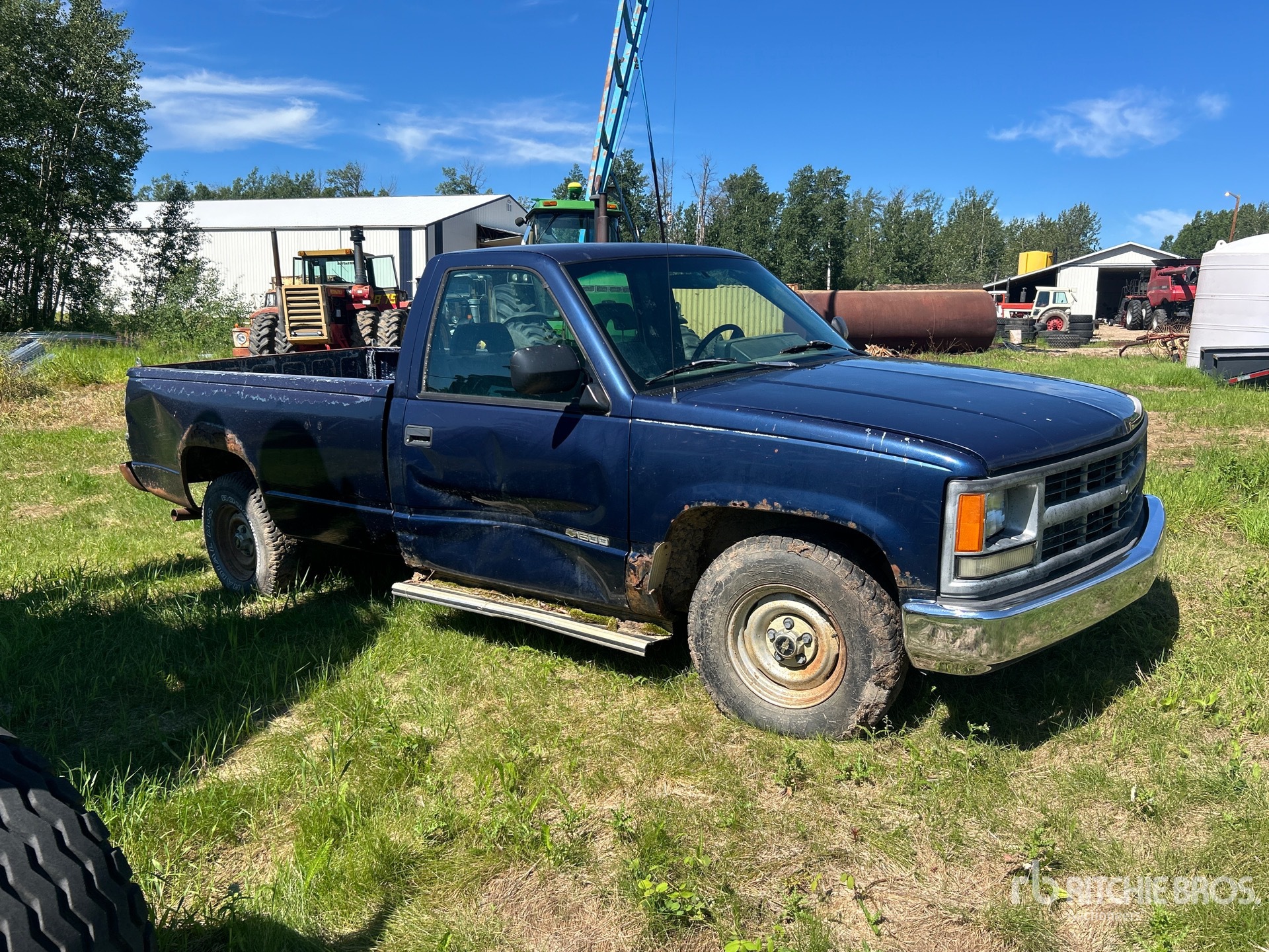 General Appearance with Picture, Right Front Corner