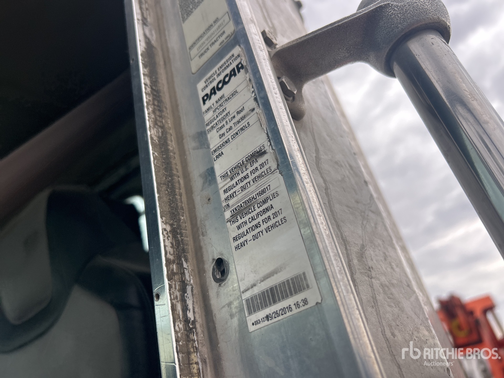 Photo of a 2017 Kenworth T800