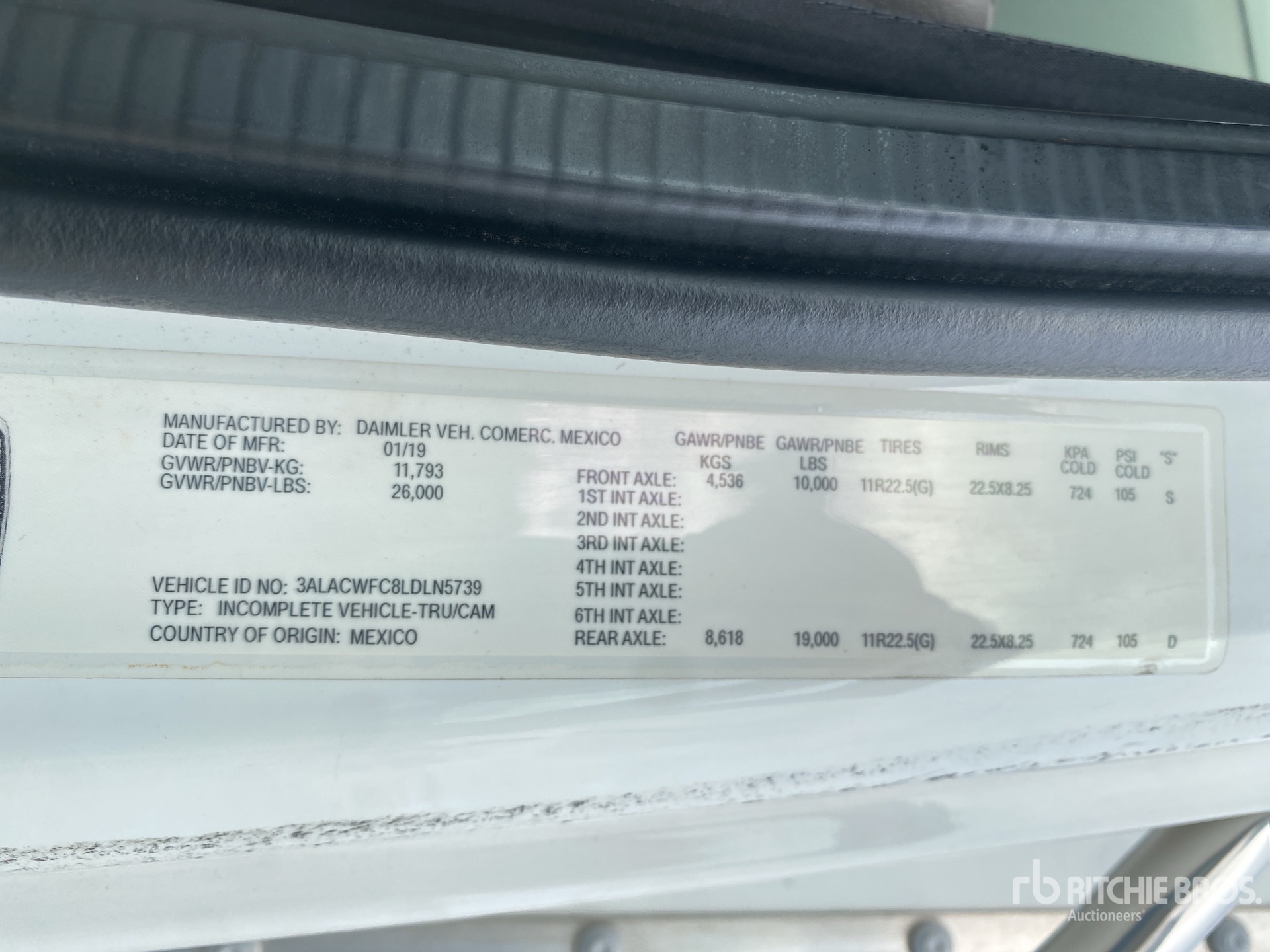 2020 Freightliner M2106