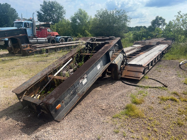 1980 Fruehauf Tri/A Removable Gooseneck Lowboy Trailer