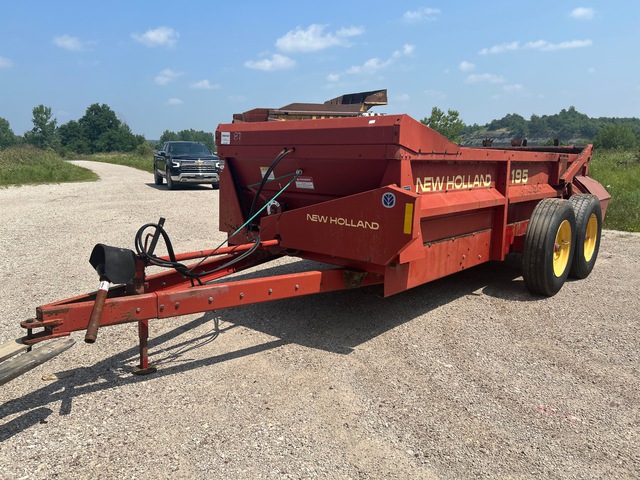 New Holland 195 Dry Spinner Pull Behind Manure Spreader New Holland 195 Dry Spinner Pull Behind Manure Spreader