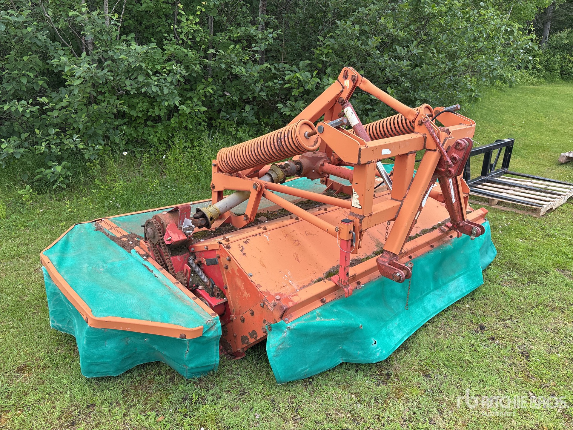 General Appearance with Picture, Right Front Corner