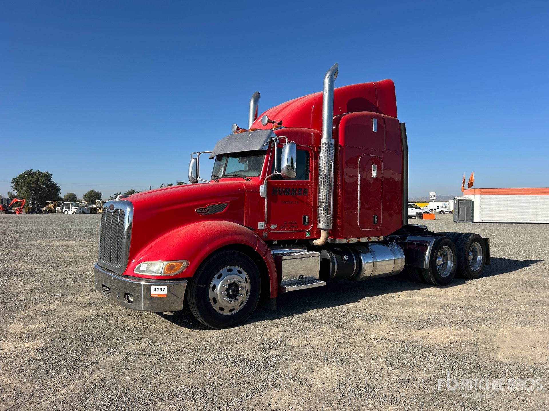 Photo of a 2016 Peterbilt 386