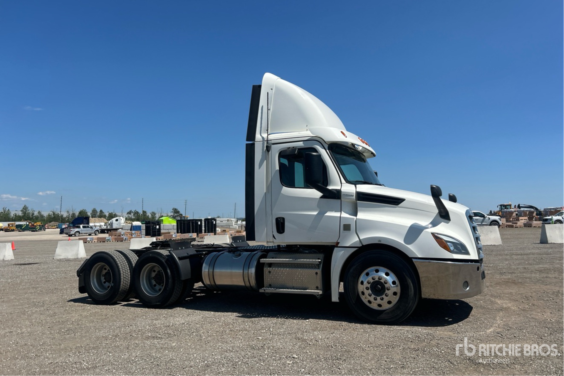2019 Freightliner CASCADIA 126