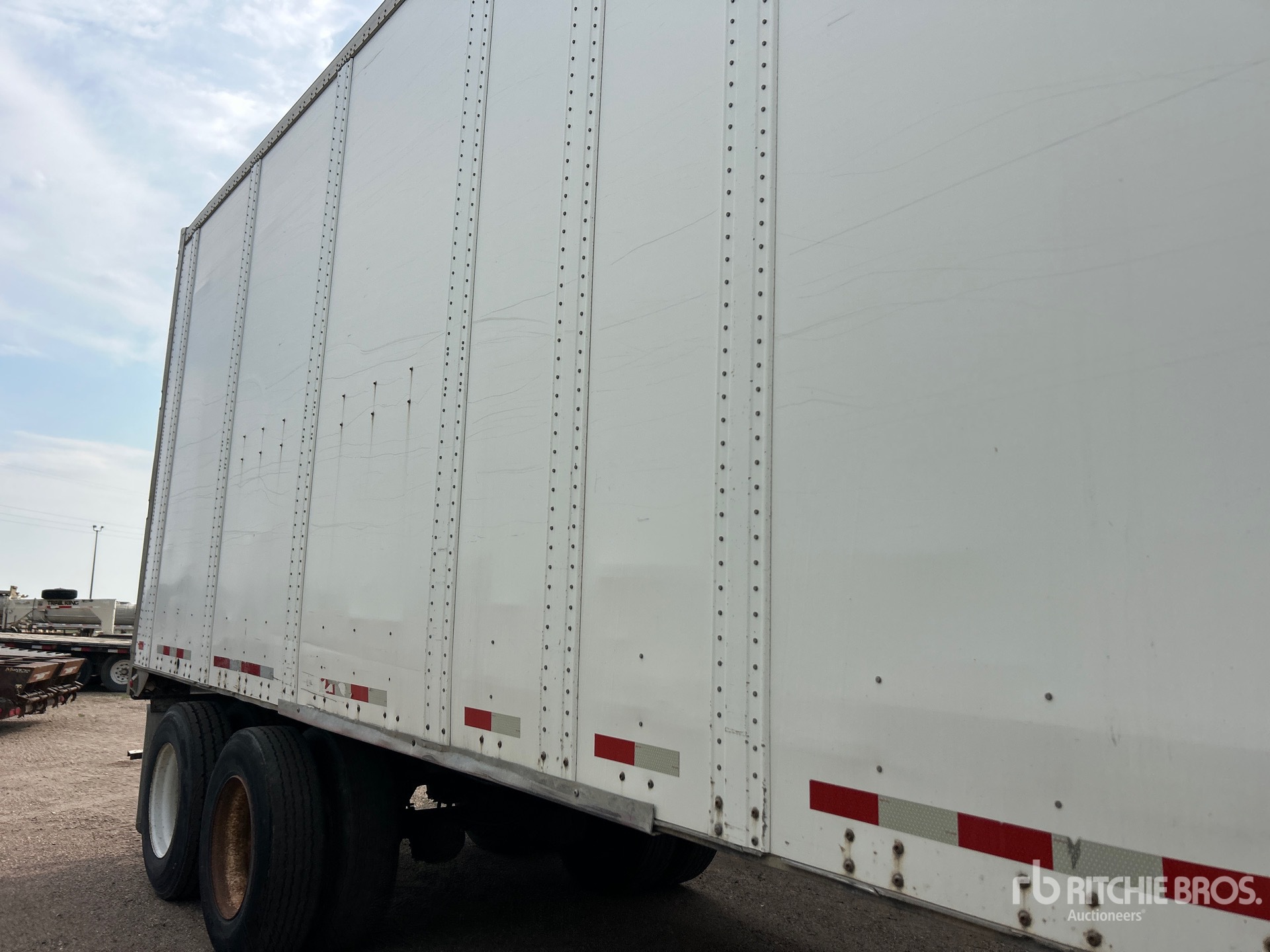 2001 Monon 53 ft x 102 in T/A