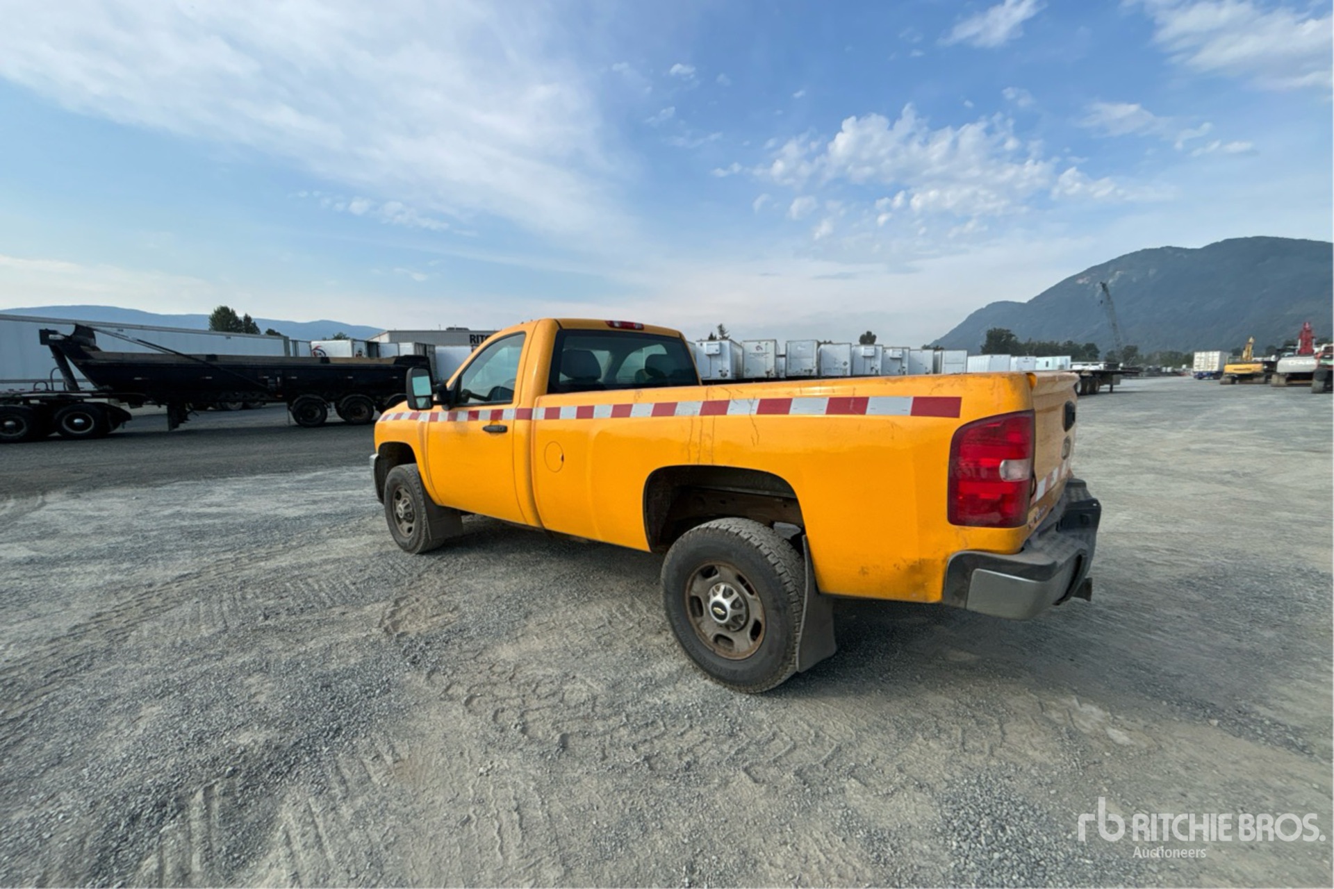 General Appearance with Picture, Left Rear Corner
