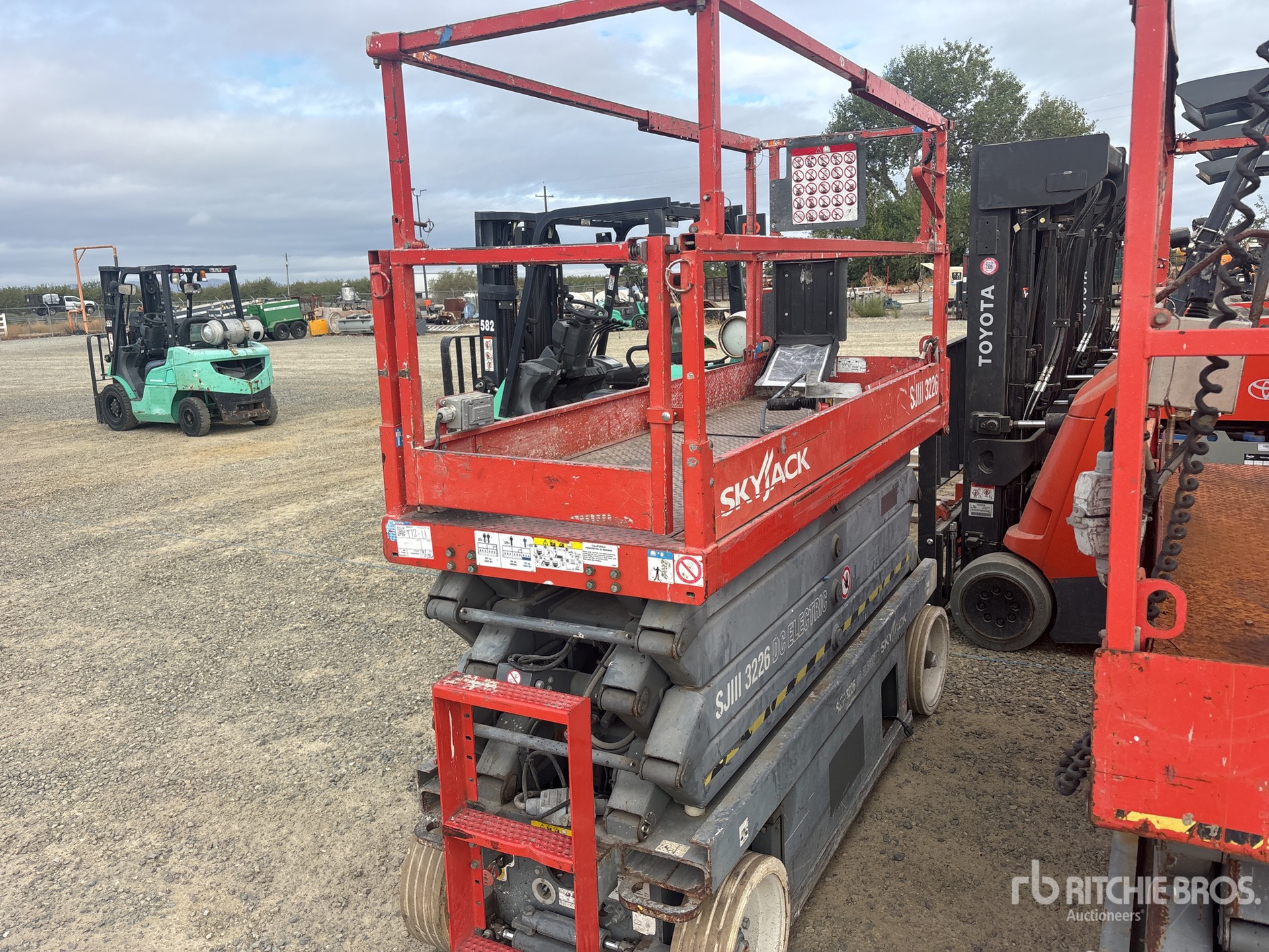 2013 Skyjack SJ 3226