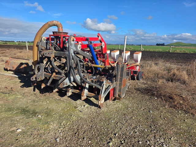 2012 Ozdoken VPHED-G6 3-Point Seed Drill Mounted to Rotary Hoe and Roller unit Seed Drill 2012 Ozdoken VPHED-G6 3-Point Seed Drill Mounted to Rotary Hoe and Roller unit Seed Drill