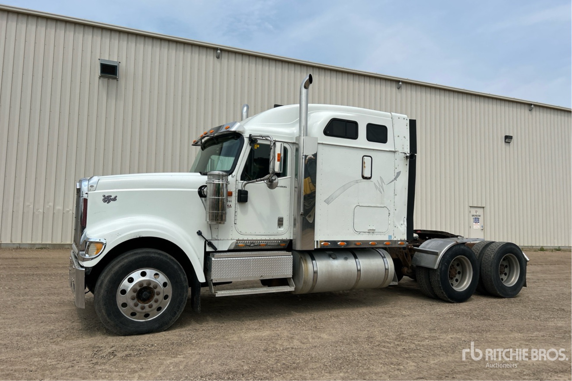 General Appearance with Picture, Left Front Corner