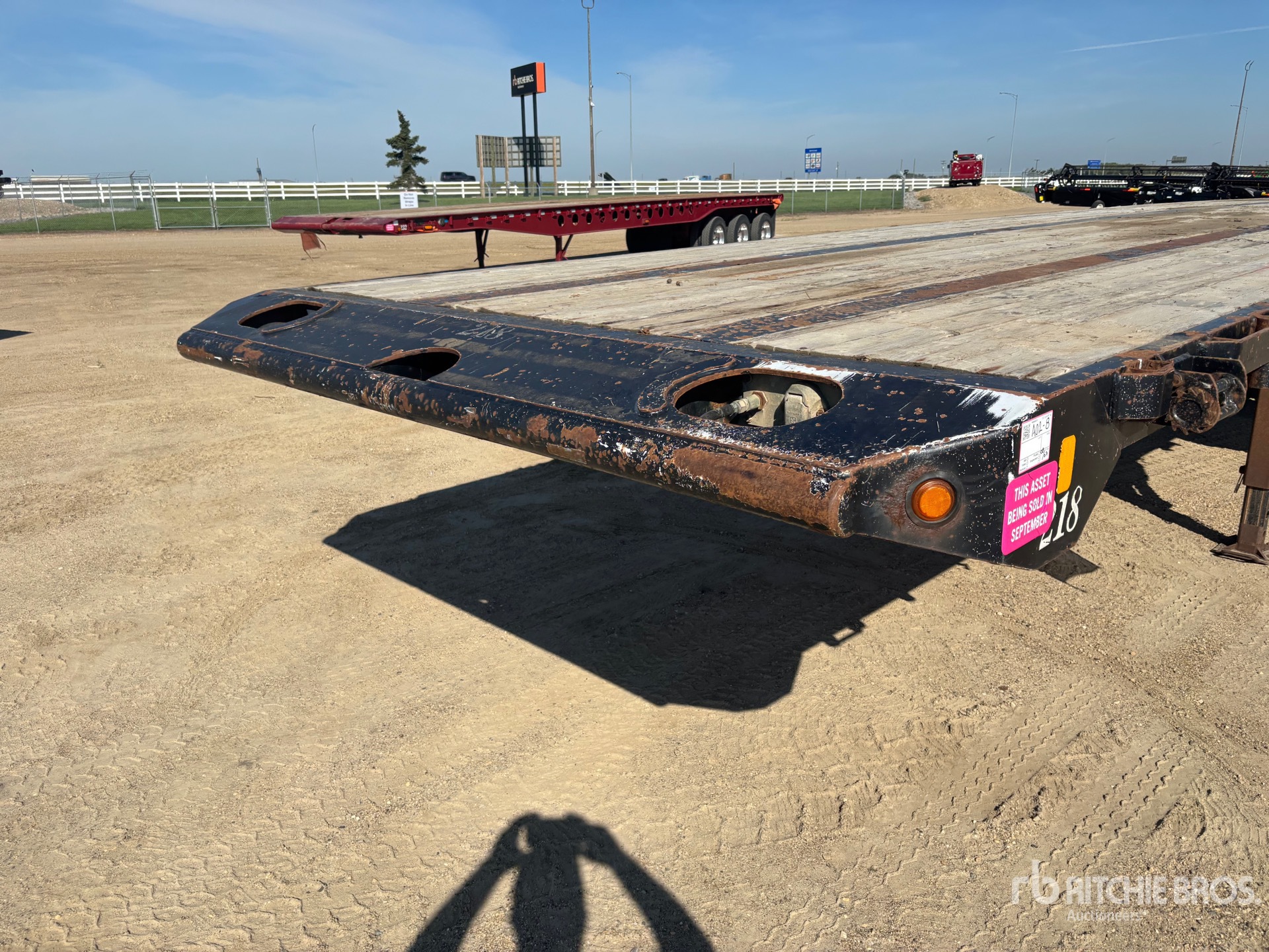 2014 Doepker 67500 lb 46 ft Tri/A Flatbed