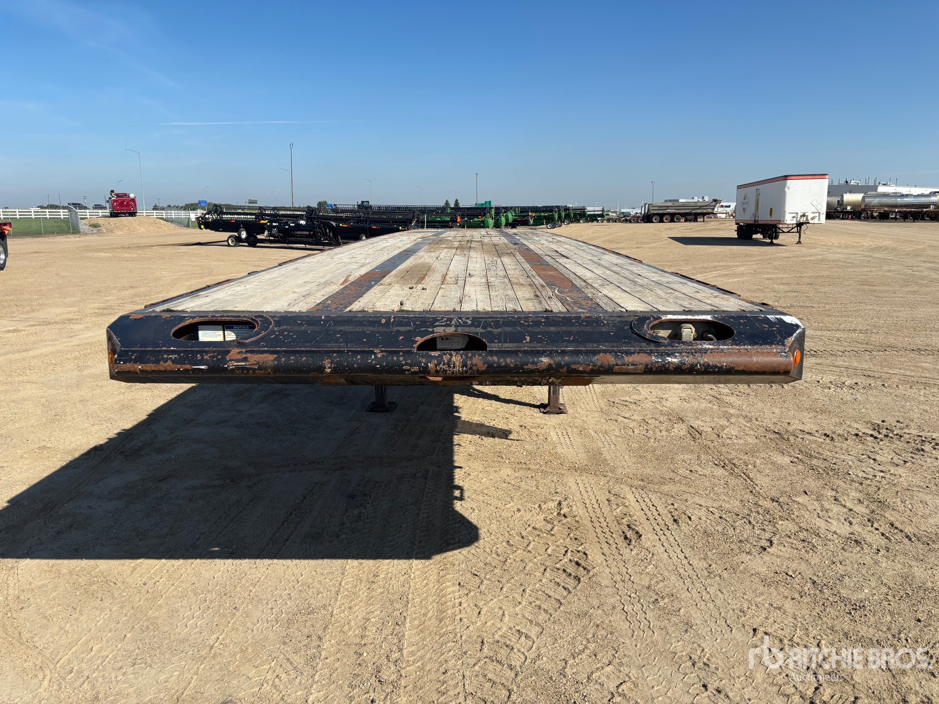 2014 Doepker 67500 lb 46 ft Tri/A Flatbed