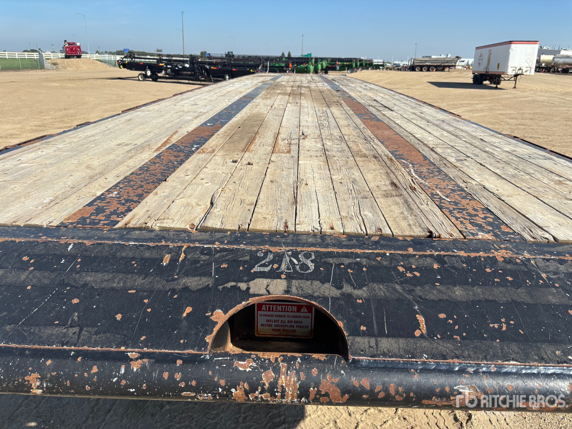 2014 Doepker 67500 lb 46 ft Tri/A Flatbed