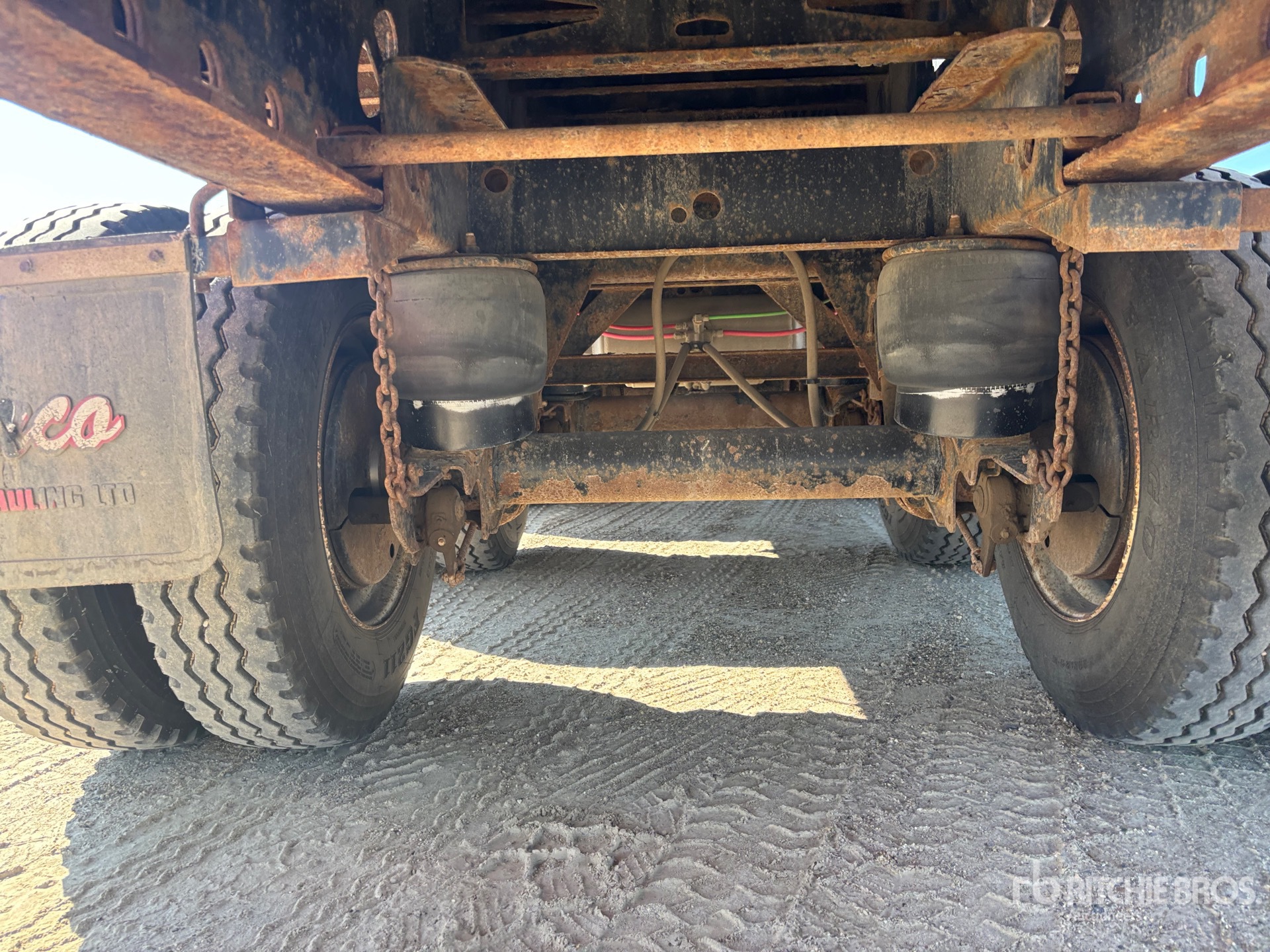 2014 Doepker 67500 lb 46 ft Tri/A Flatbed