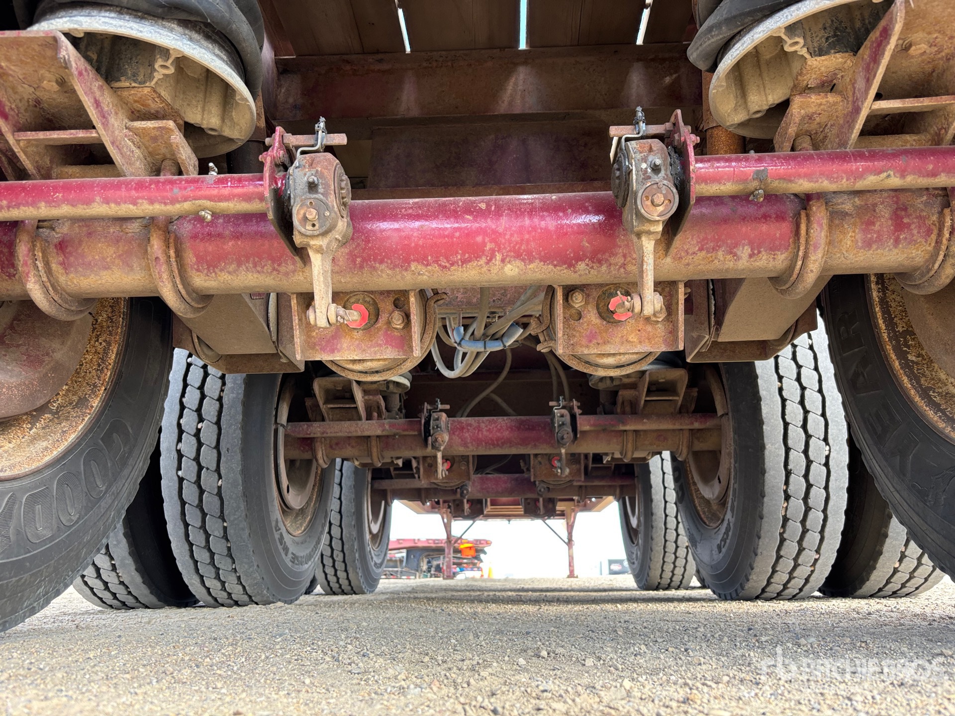2000 Peerless 30600 KG 53 FT TRI/A FLATBED