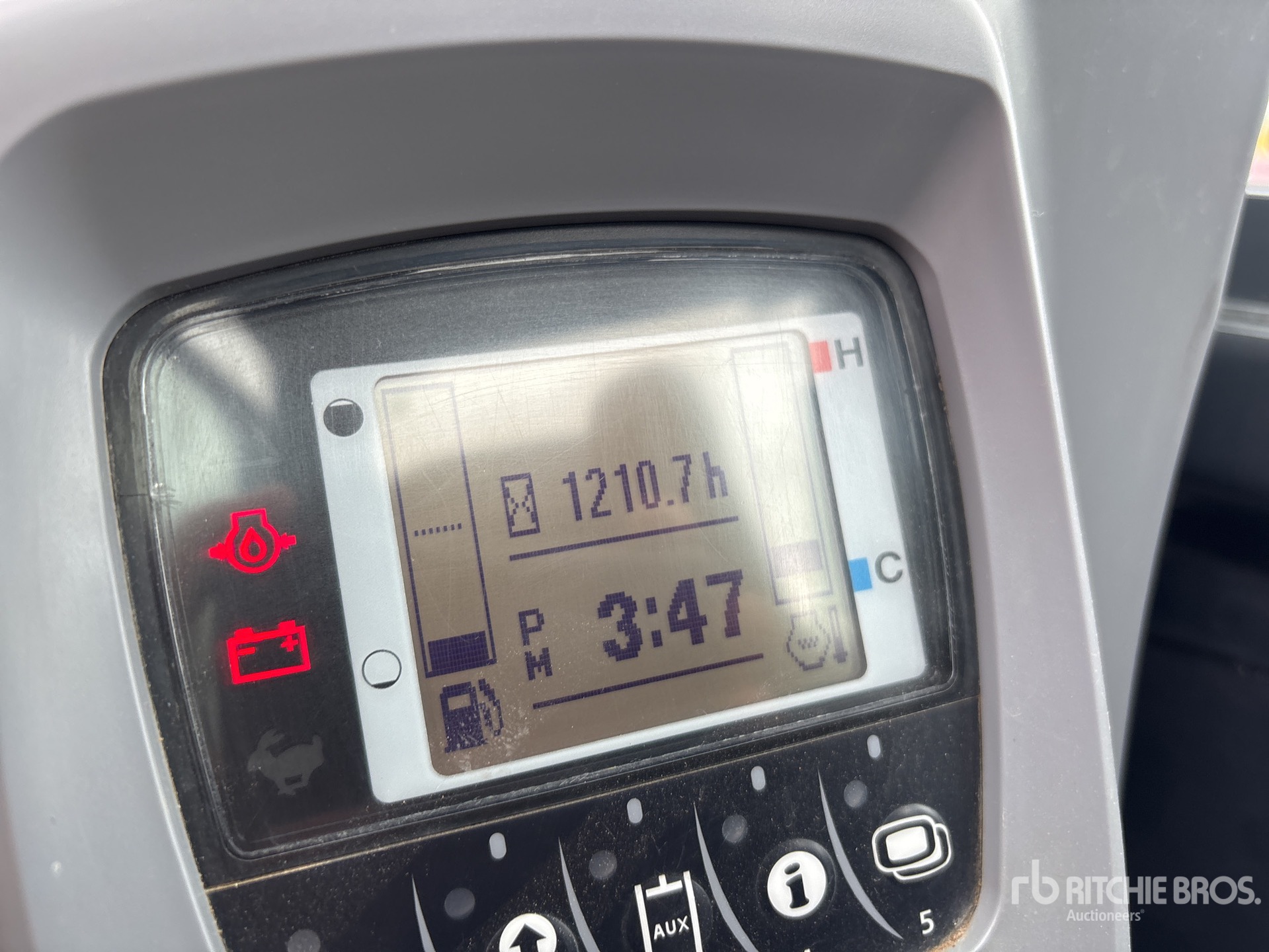 General Appearance with Hour Meter / Odometer