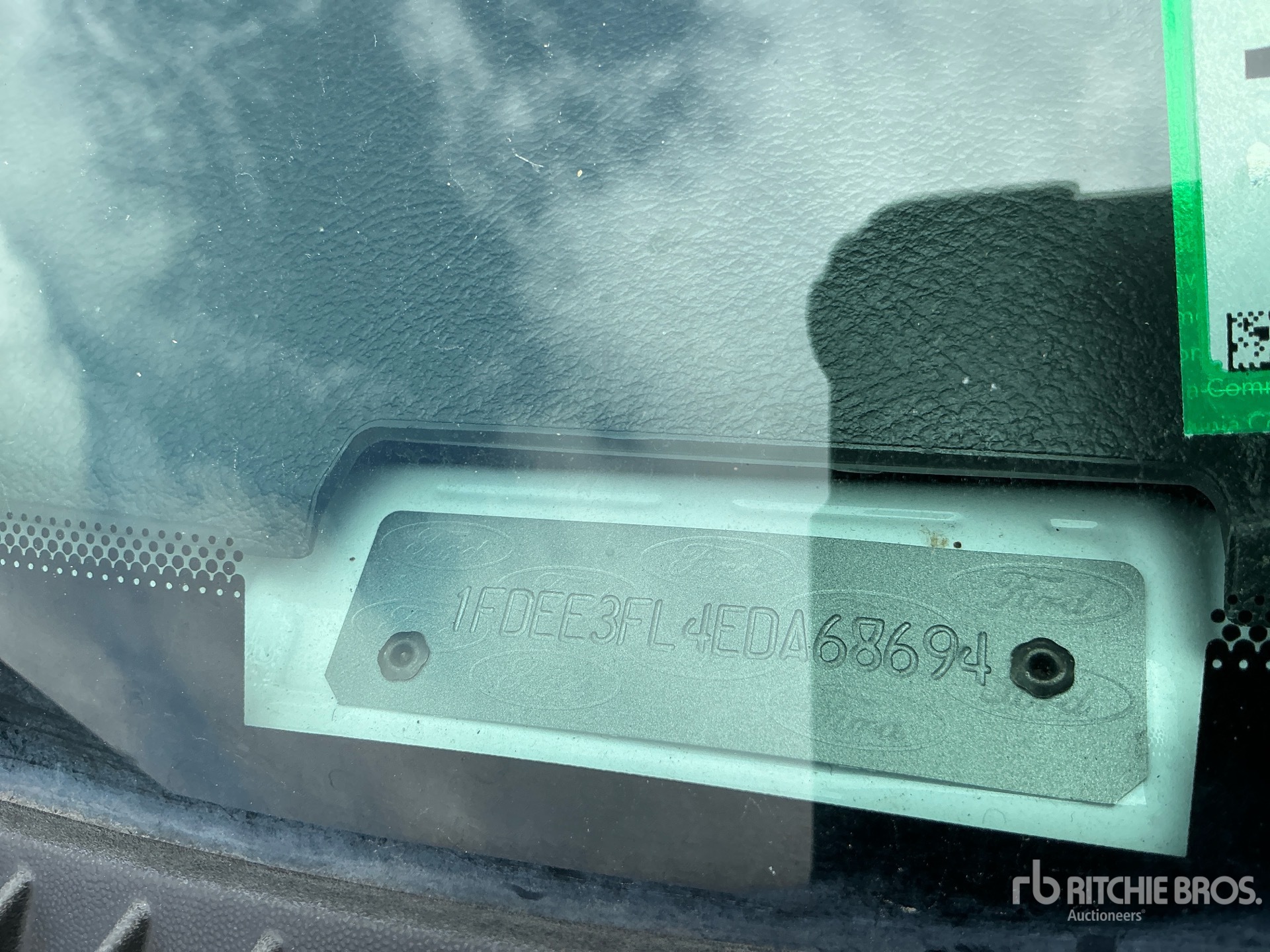 Photo of a 2014 Ford E-350