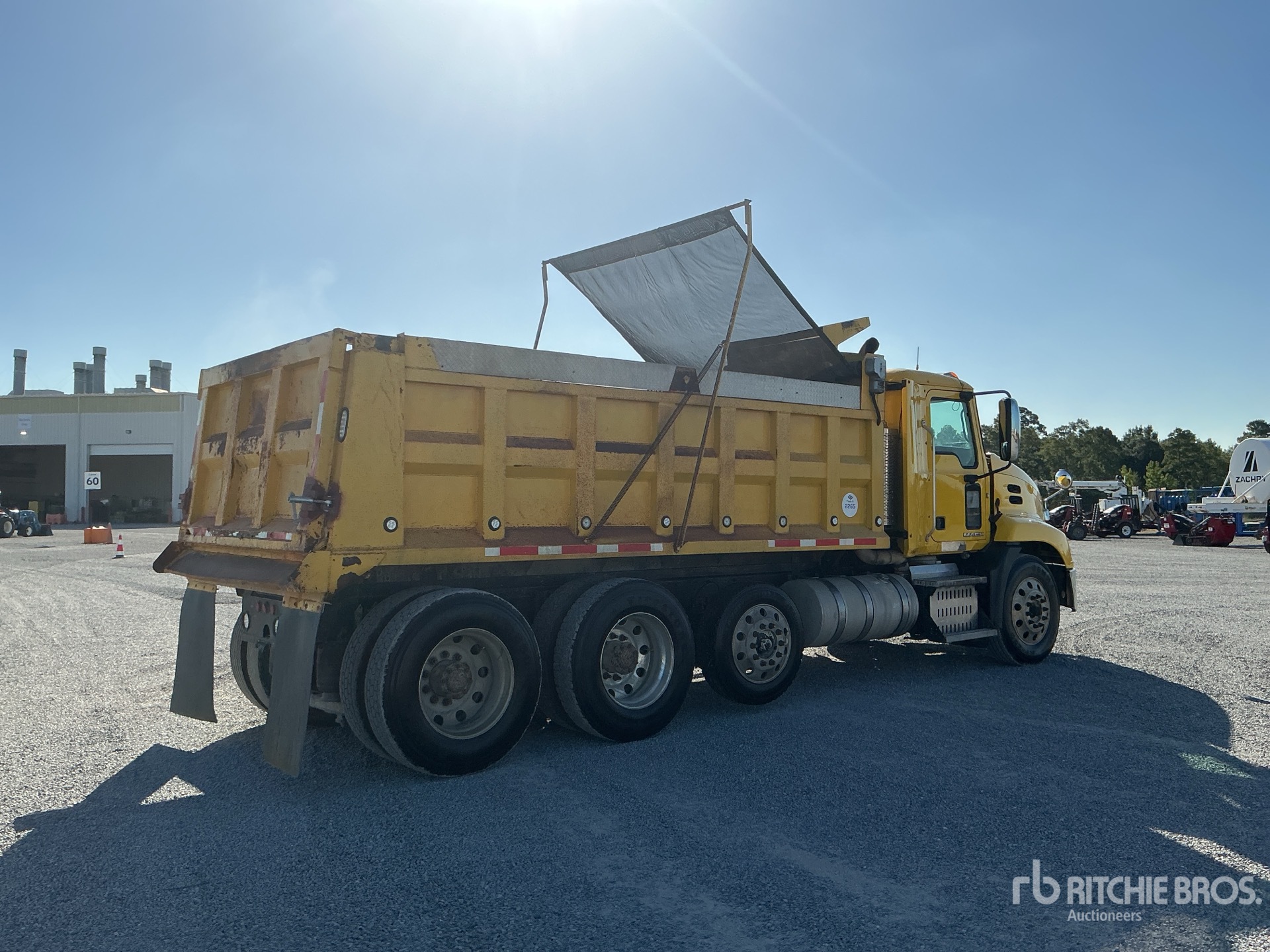 2017 Mack CXU613