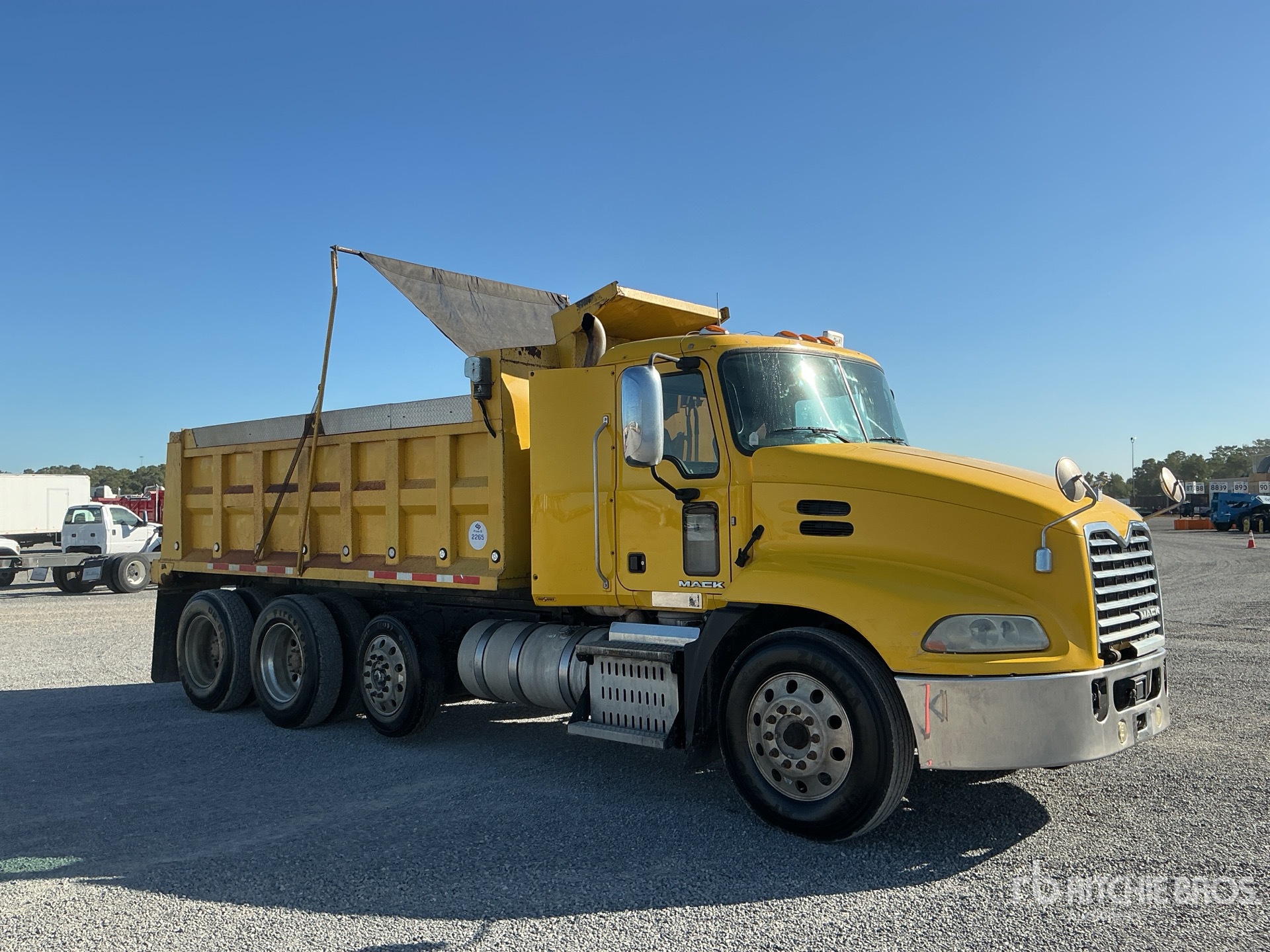 2017 Mack CXU613