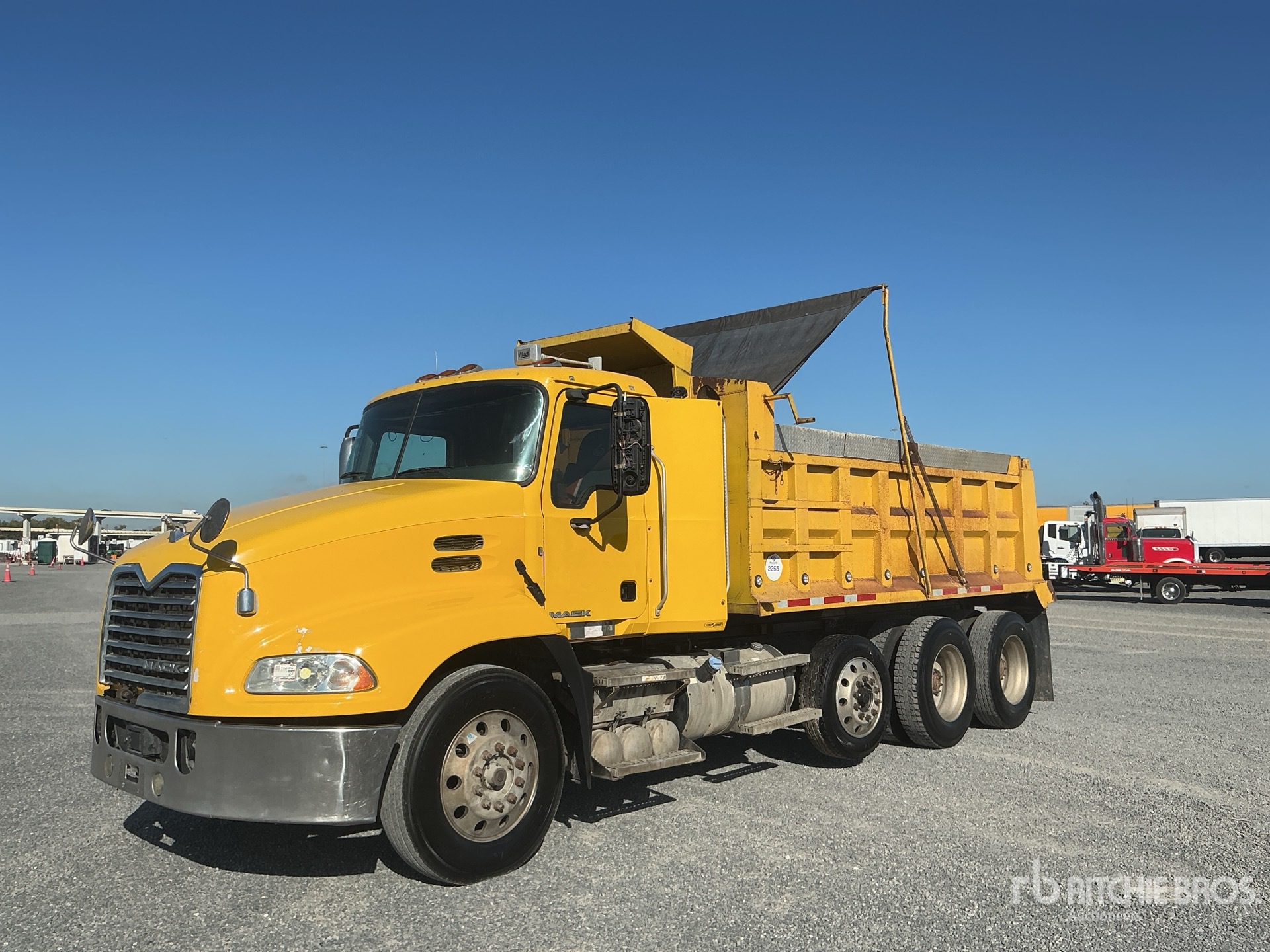 2017 Mack CXU613