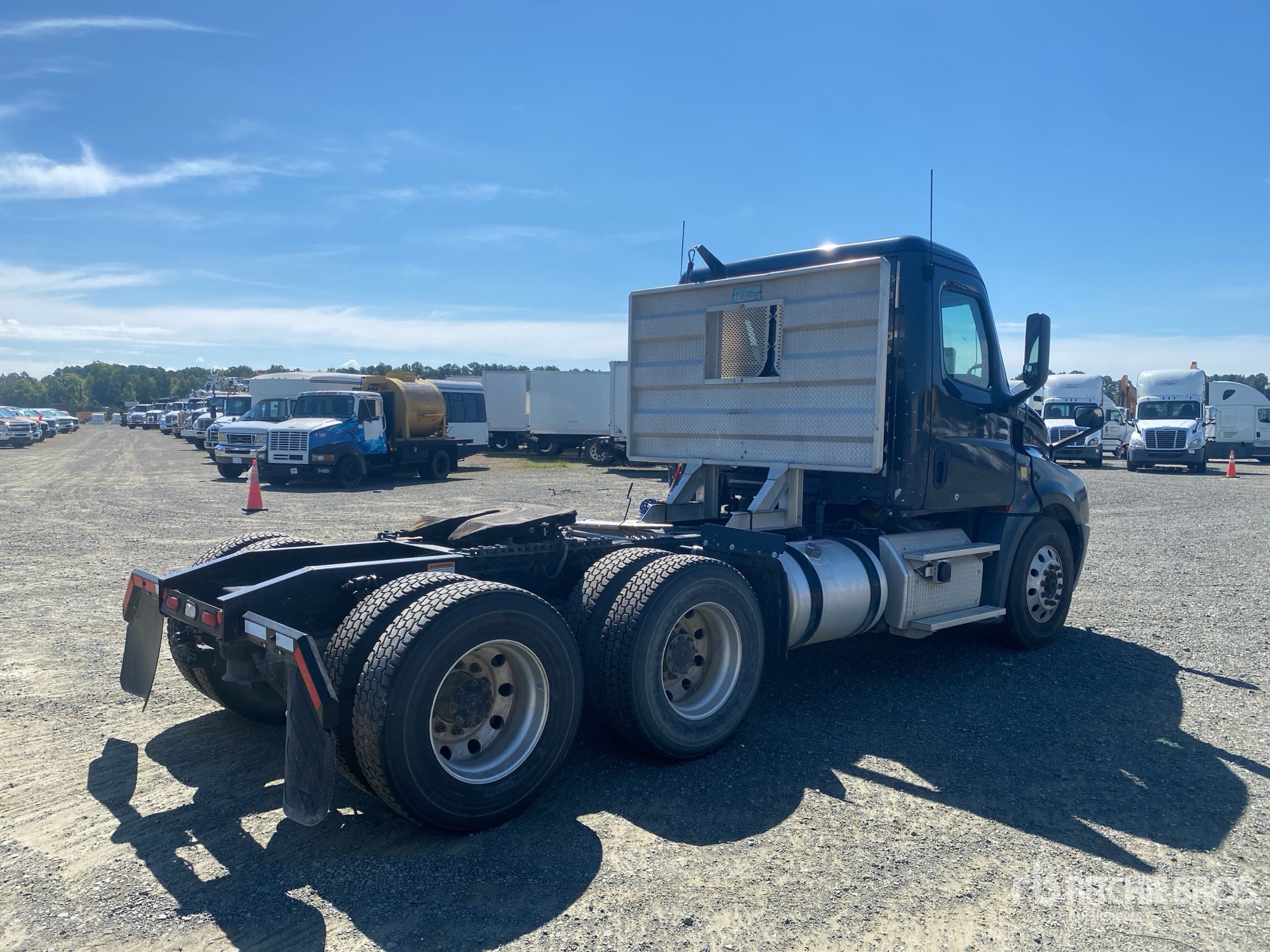 2019 Freightliner CASCADIA 126