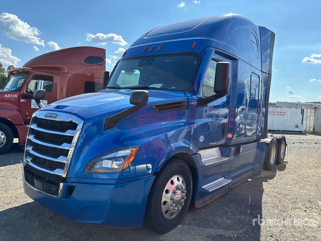 2021 Freightliner Cascadia 126 T/A Sleeper Truck Tractor