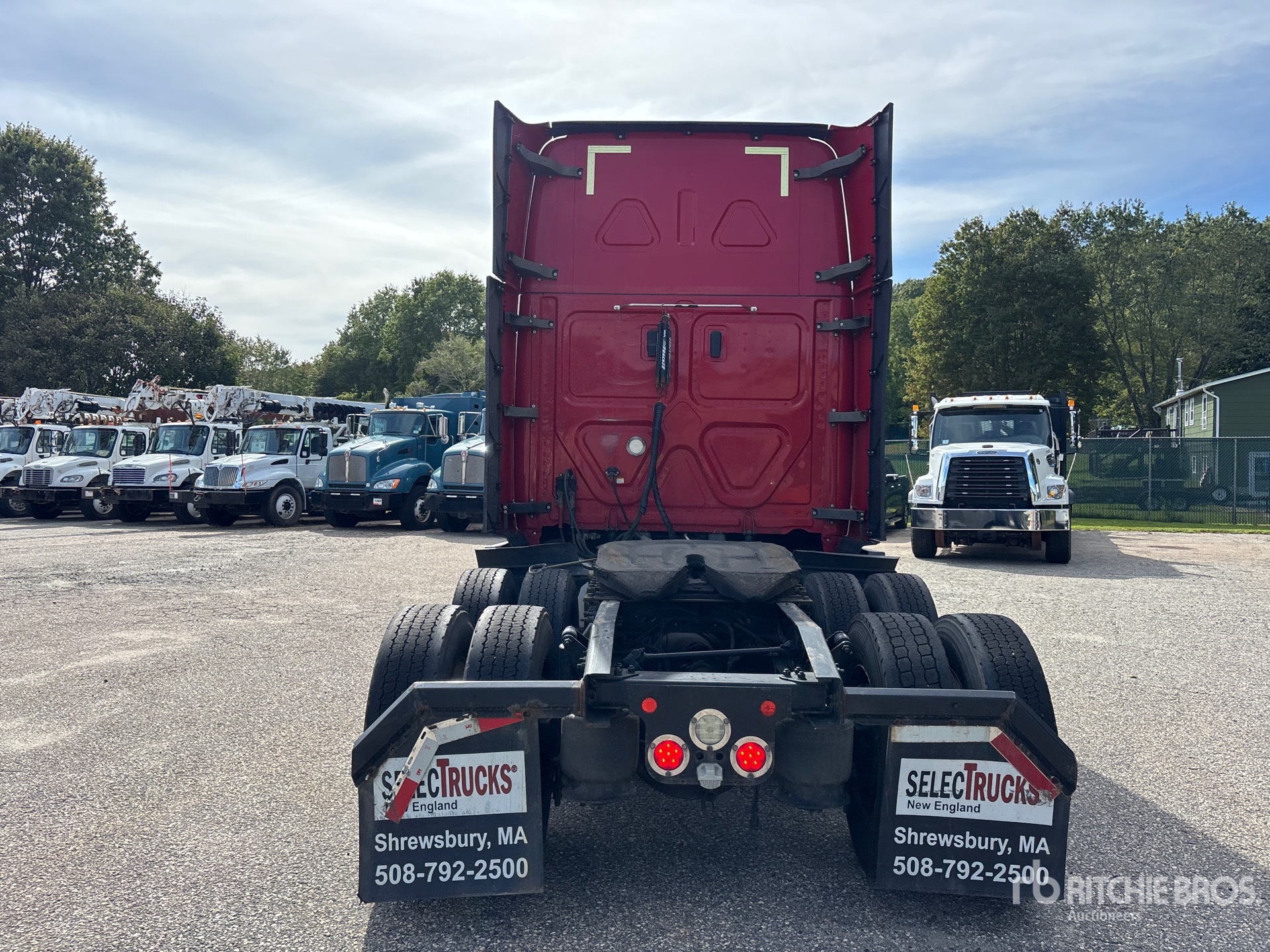 2020 Freightliner CASCADIA 126