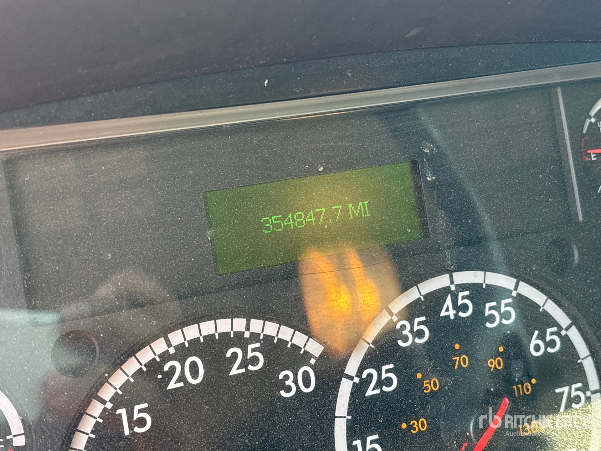 2016 Freightliner M2106
