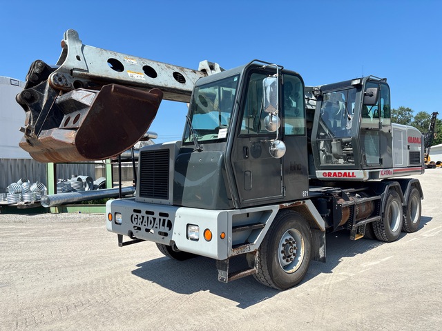 2010 (unverified) Gradall XL4100 III 6x4 Highway Wheeled Excavator