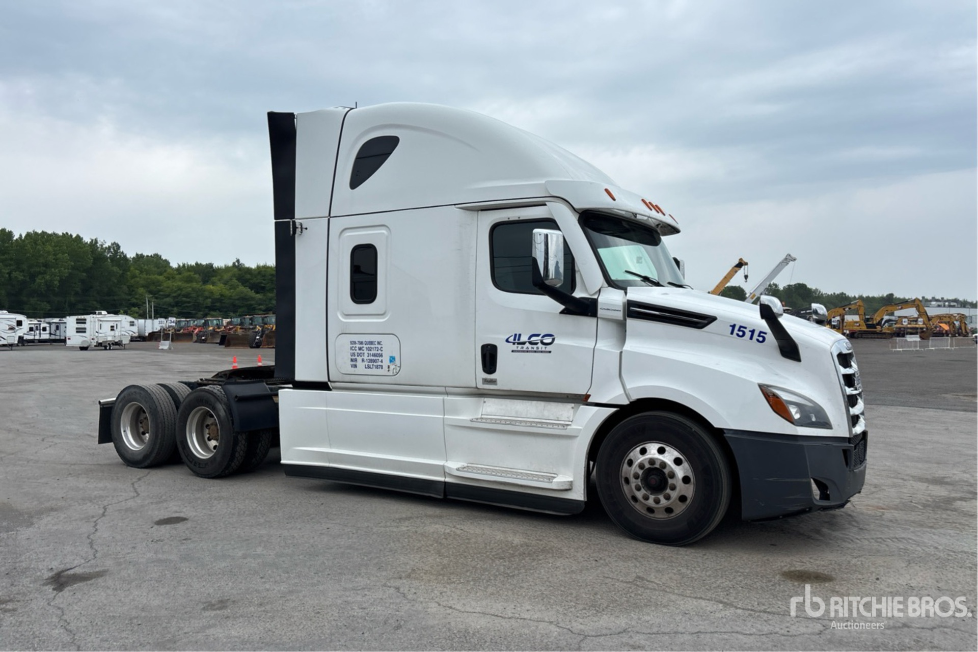 2020 Freightliner CASCADIA 126