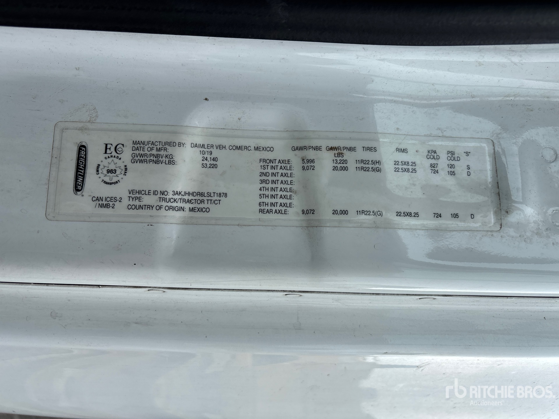 2020 Freightliner CASCADIA 126