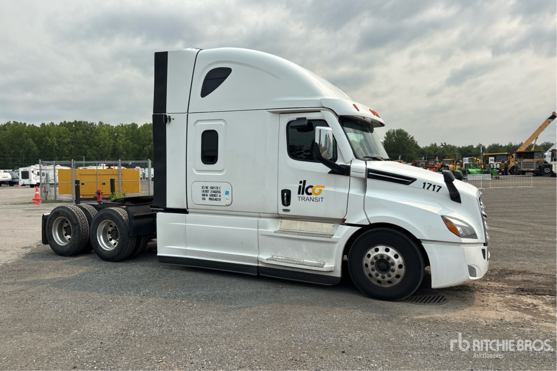 2023 Freightliner CASCADIA 126