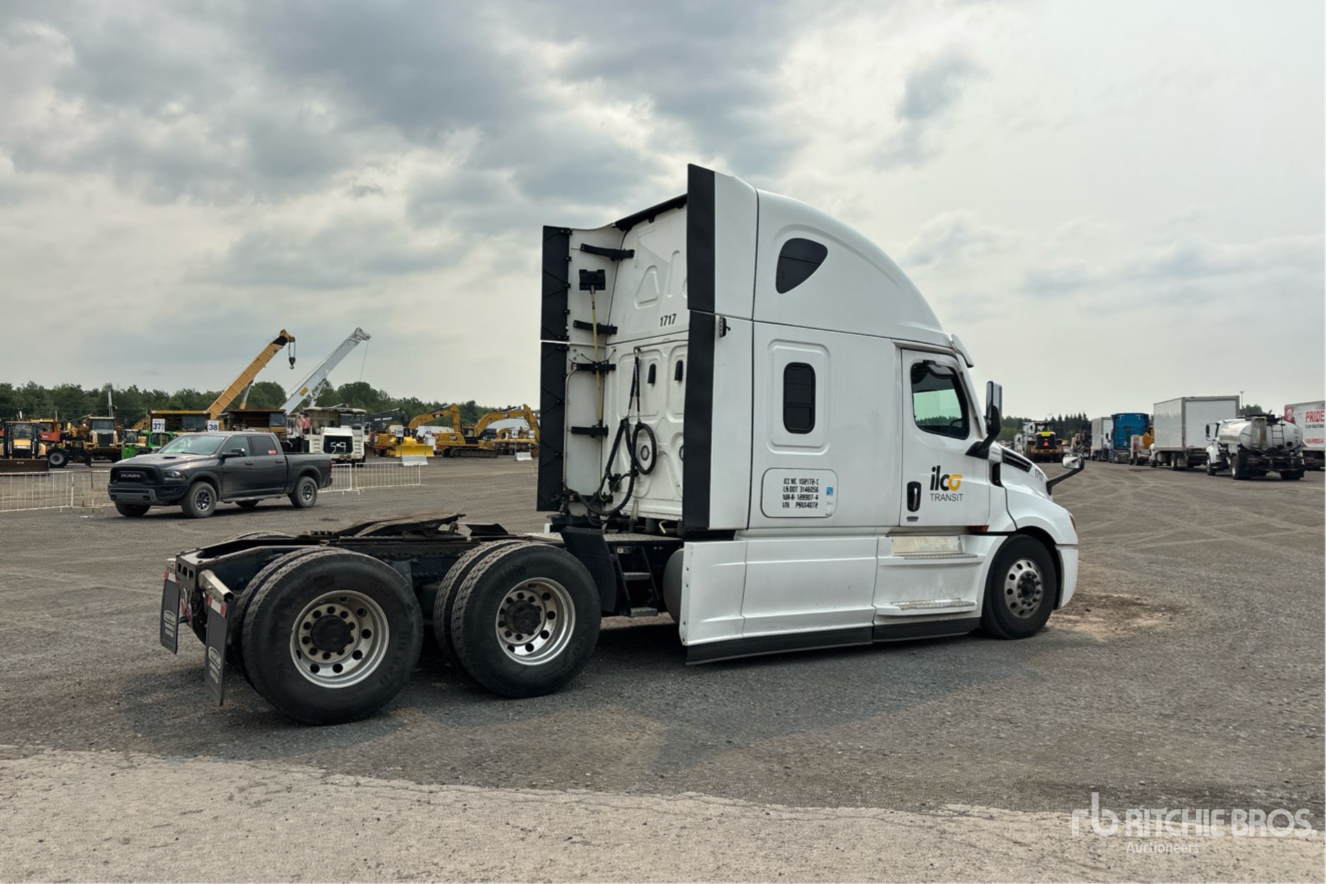 2023 Freightliner CASCADIA 126