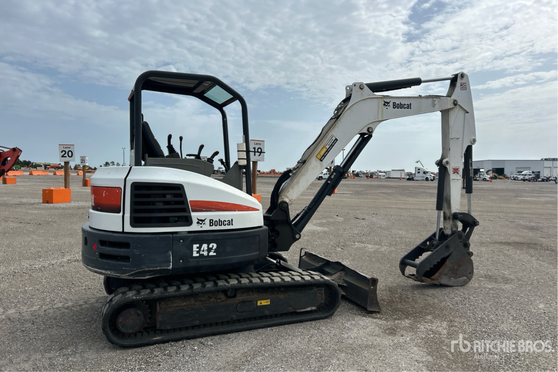 2019 Bobcat E42