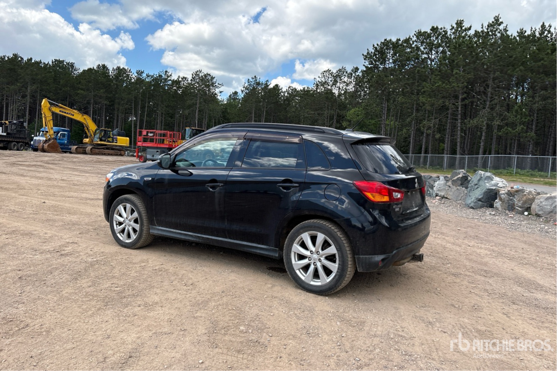 General Appearance with Picture, Left Rear Corner