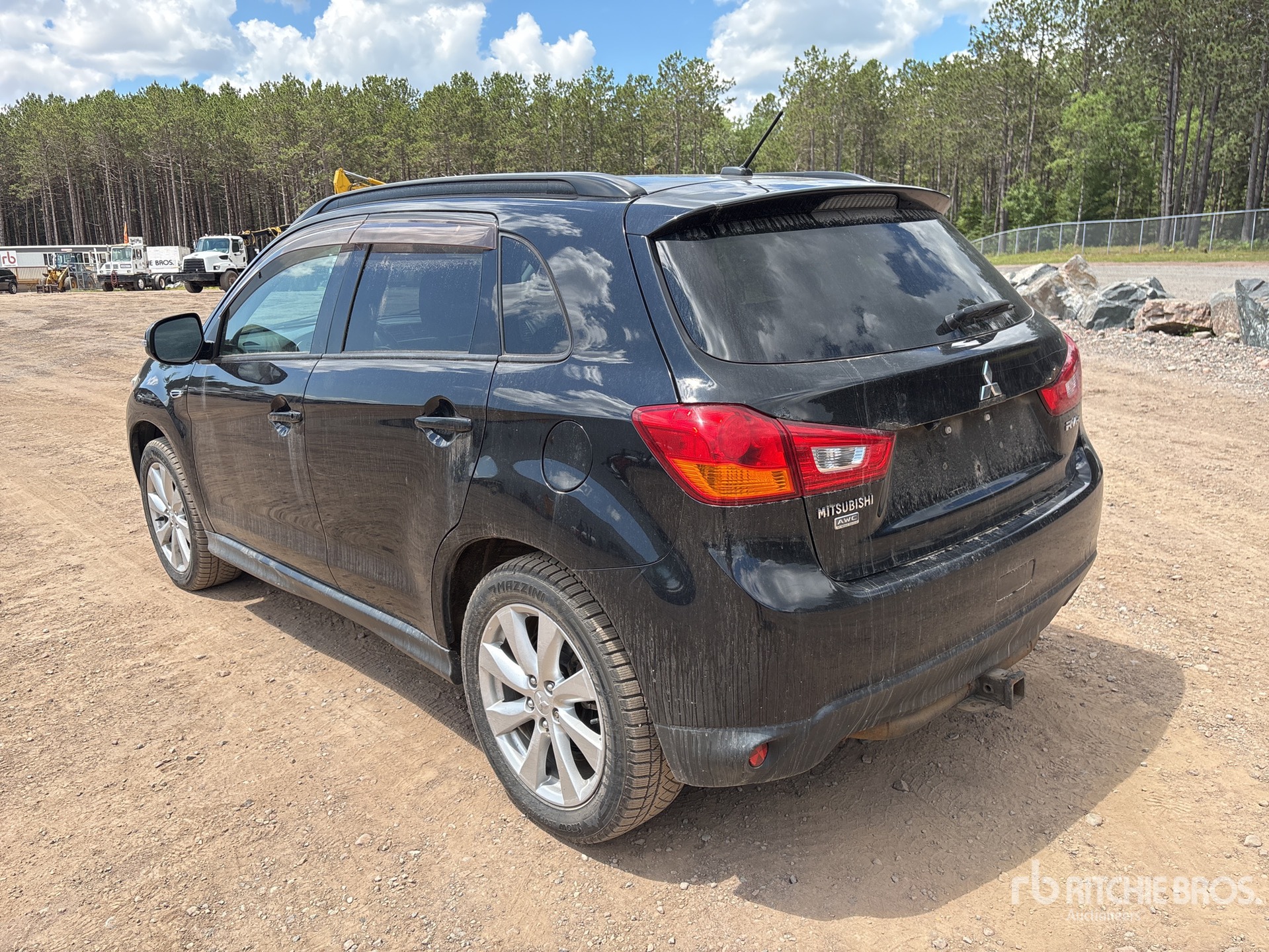 General Appearance with Picture, Left Rear Corner