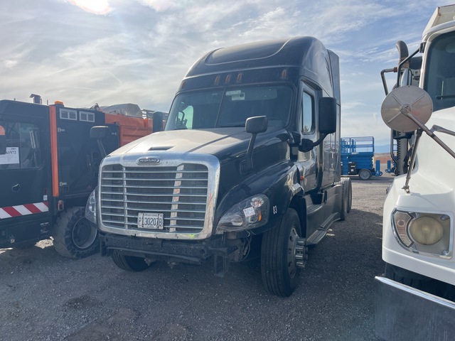 2017 Freightliner Cascadia 125 6x4 T/A Sleeper Truck Tractor (Inoperable)