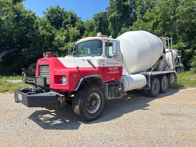1995 Mack DM690S 8x4 Mixer Truck