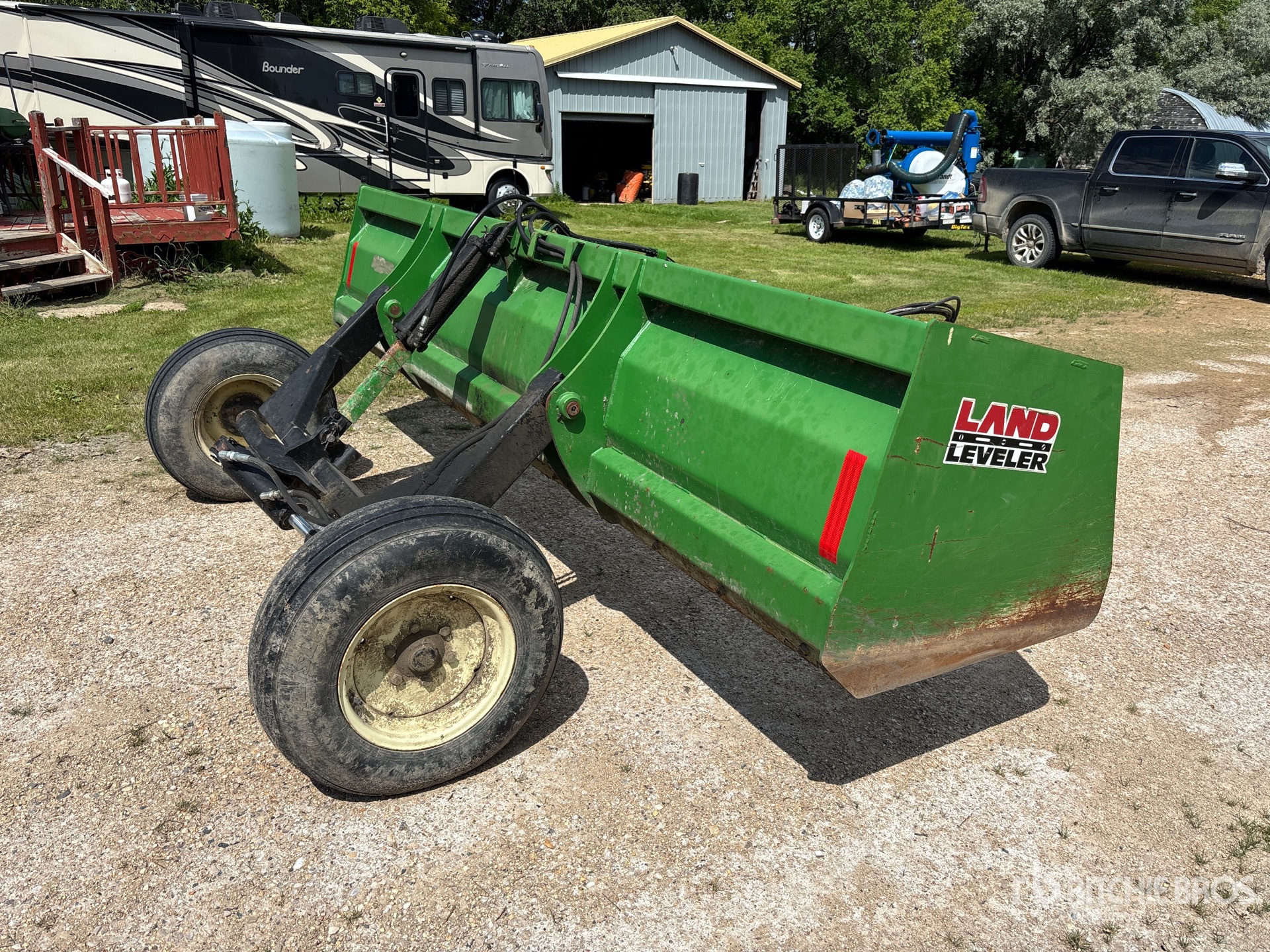 General Appearance with Picture, Right Rear Corner