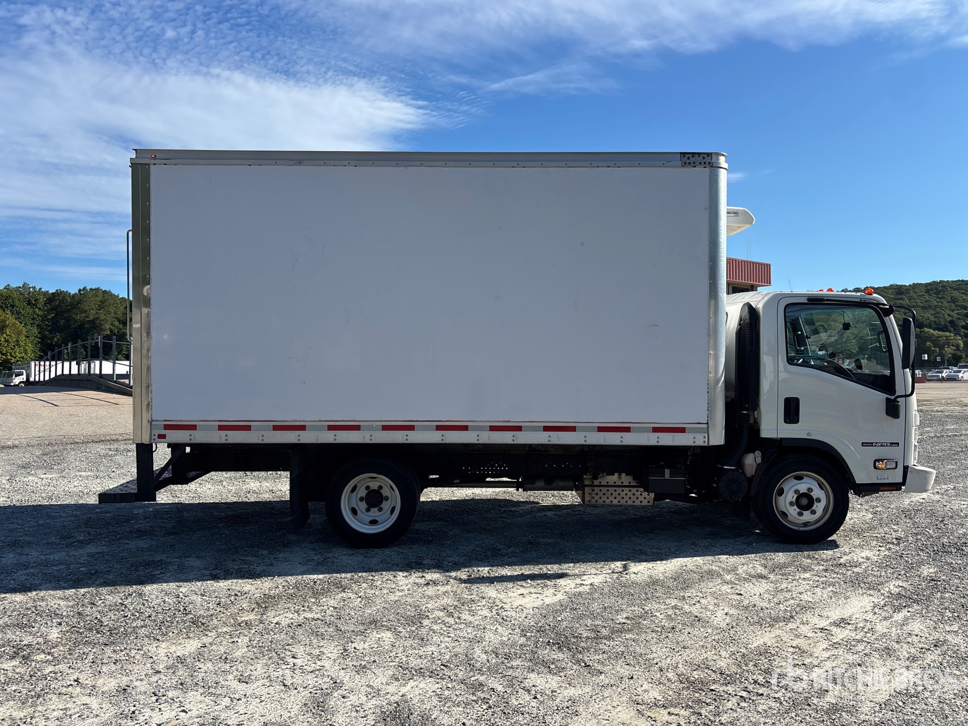 2025 Isuzu NPR