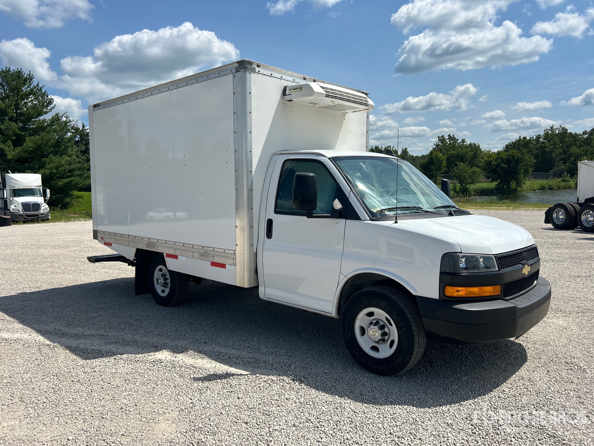2023 GMC EXPRESS G3500