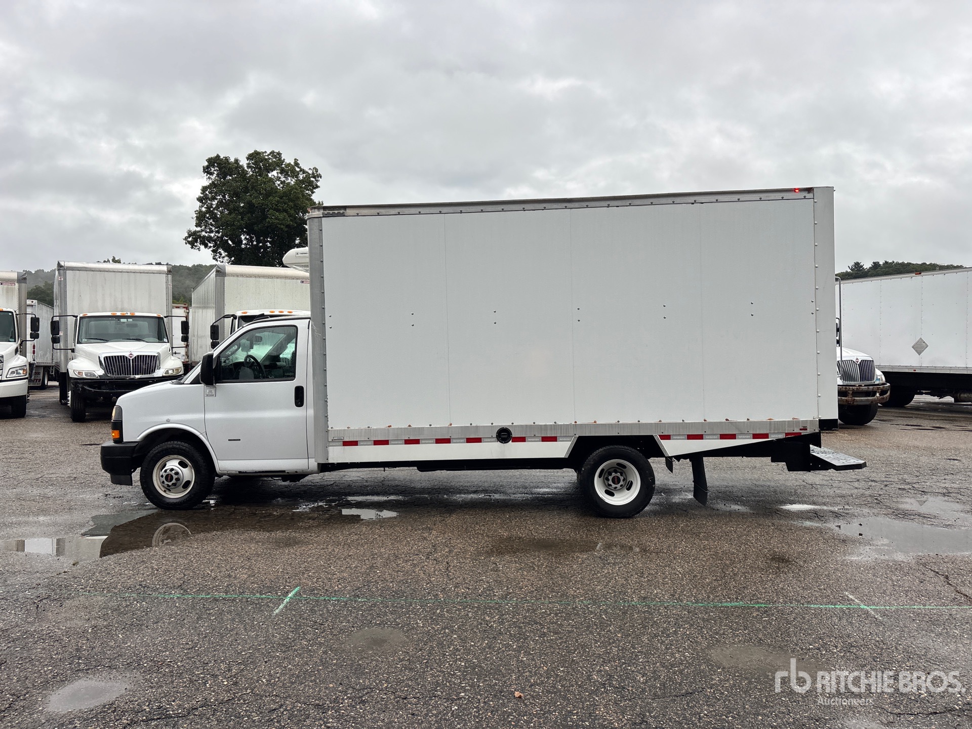 2024 GMC SAVANA 3500