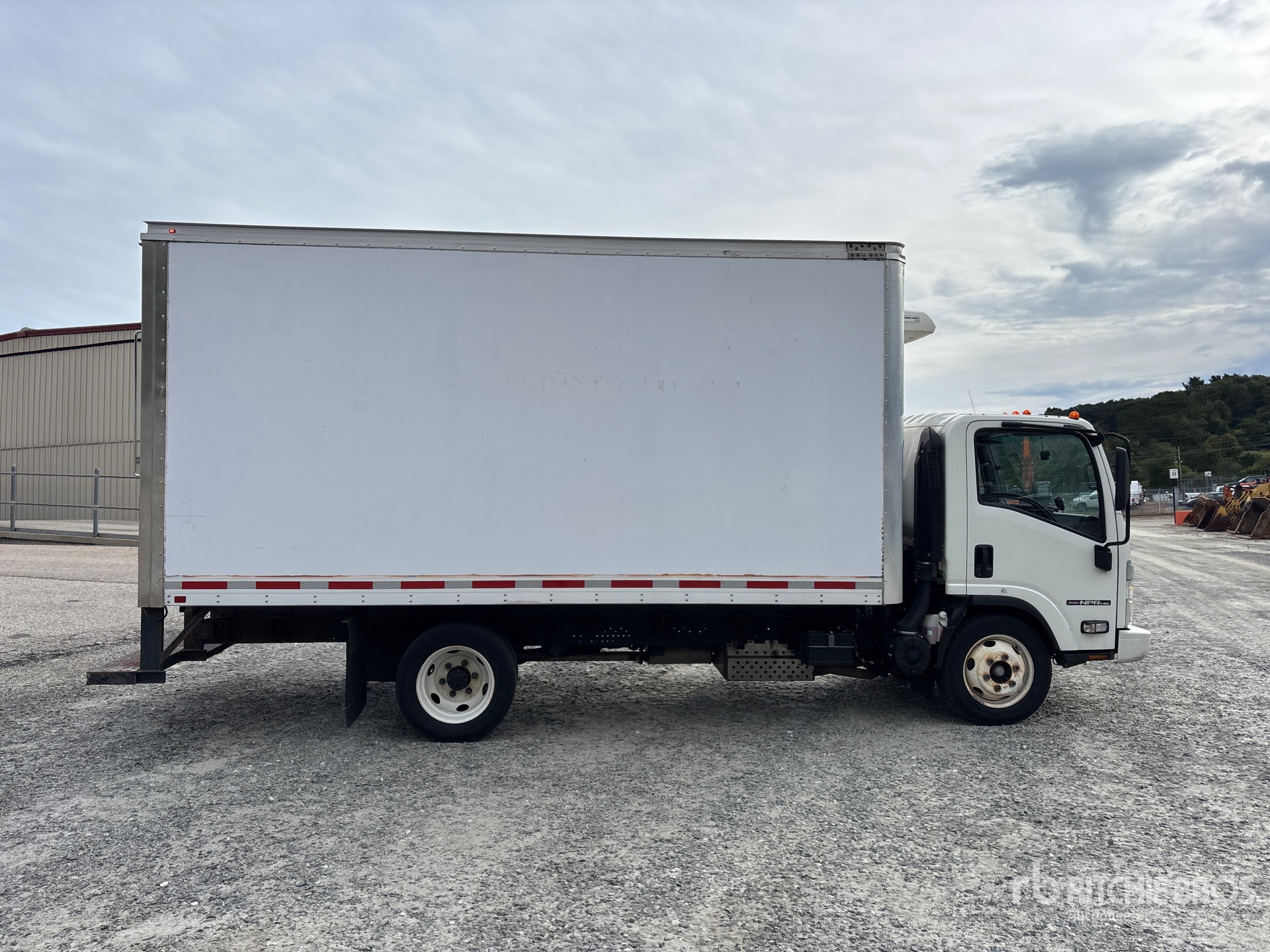 2025 Isuzu NPR