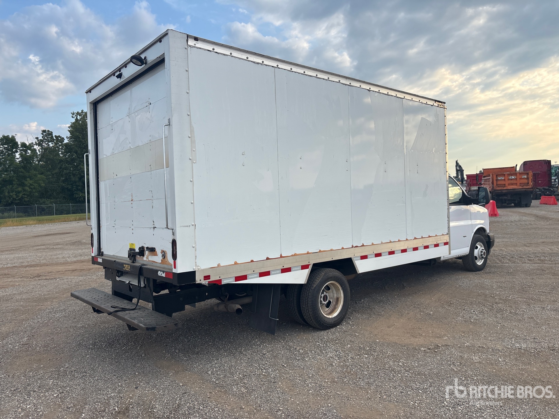 2024 GMC SAVANA G3500