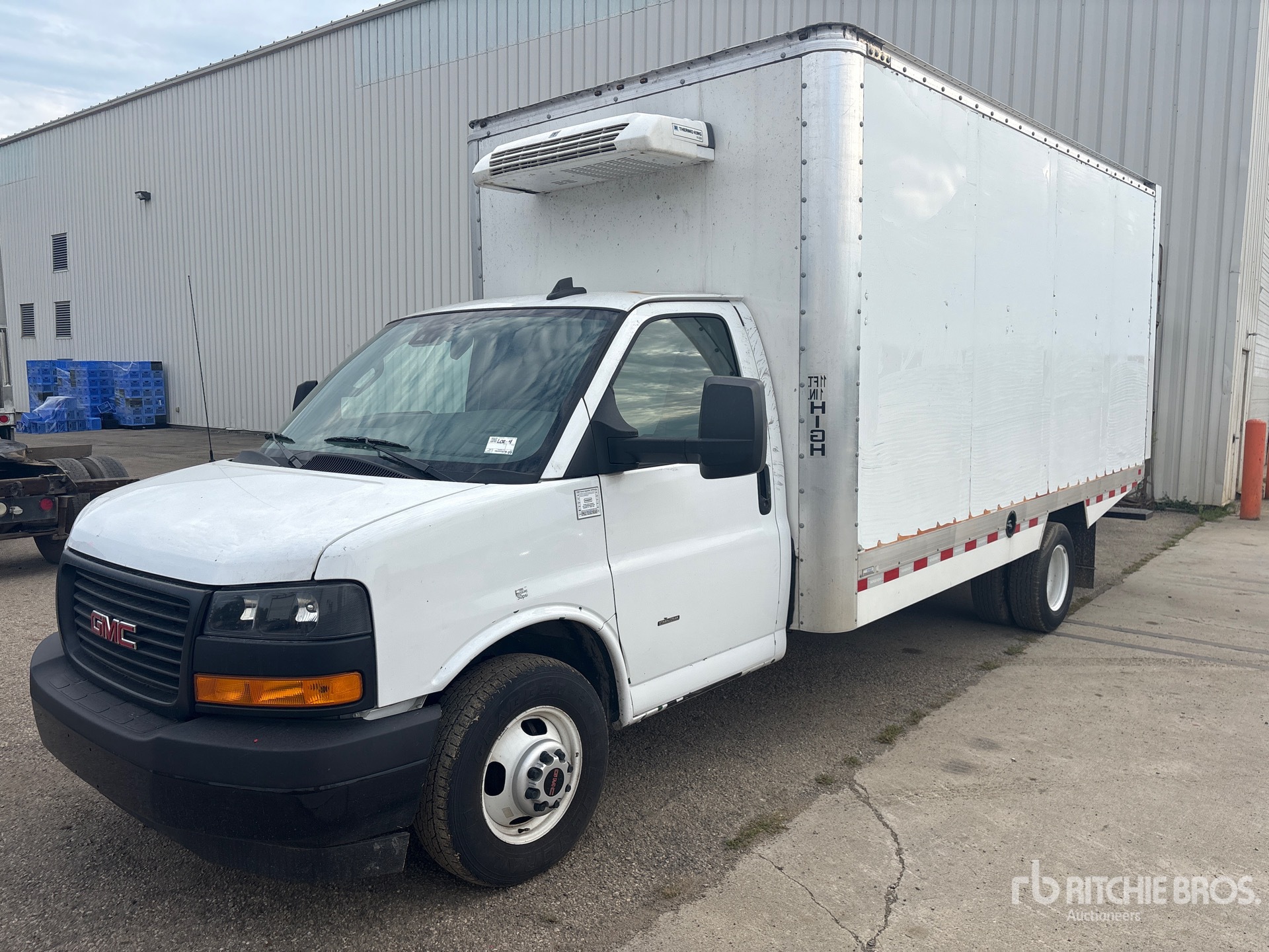 Photo of 2024 GMC SAVANA G3500
