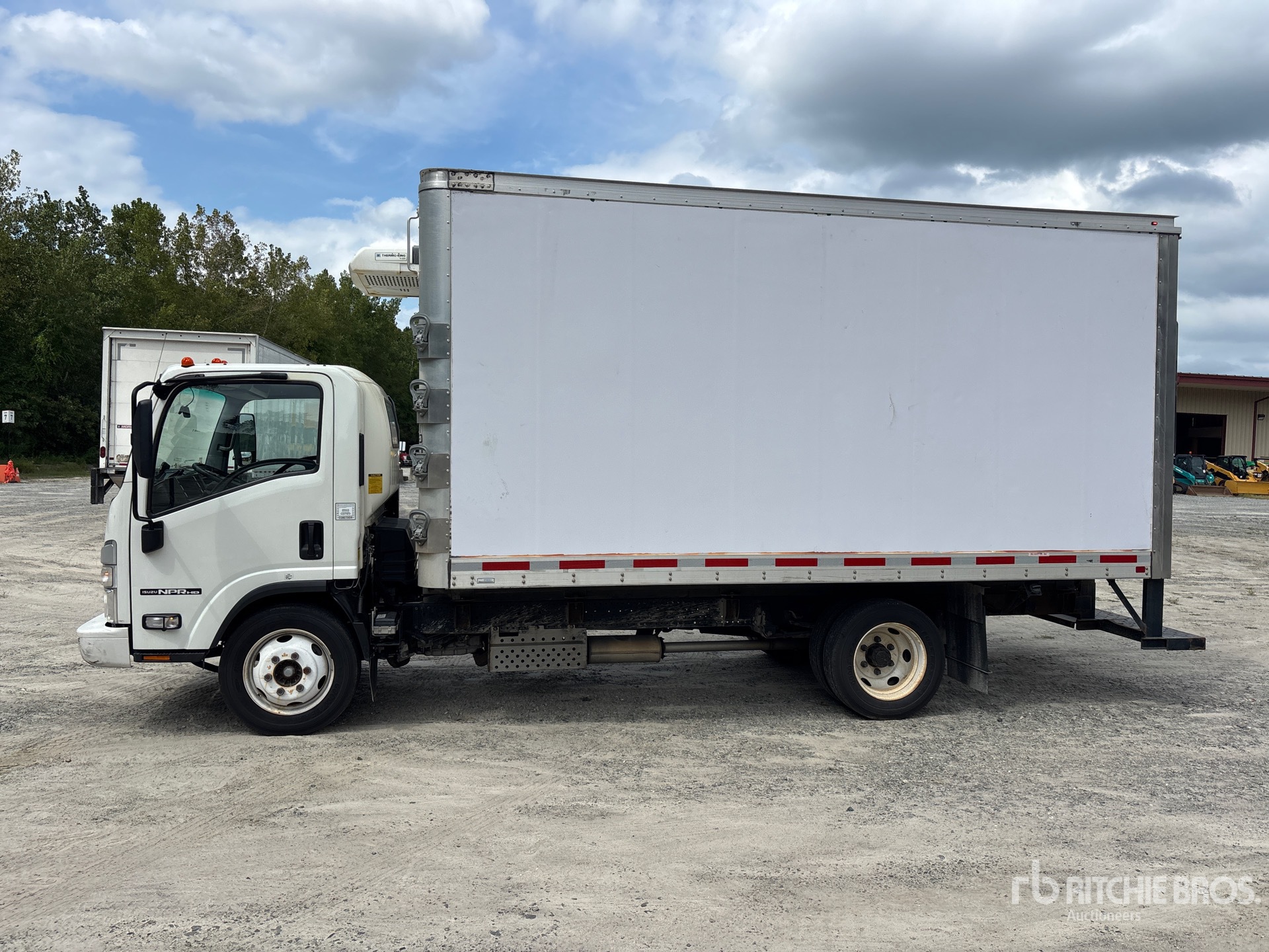 2025 Isuzu NPR