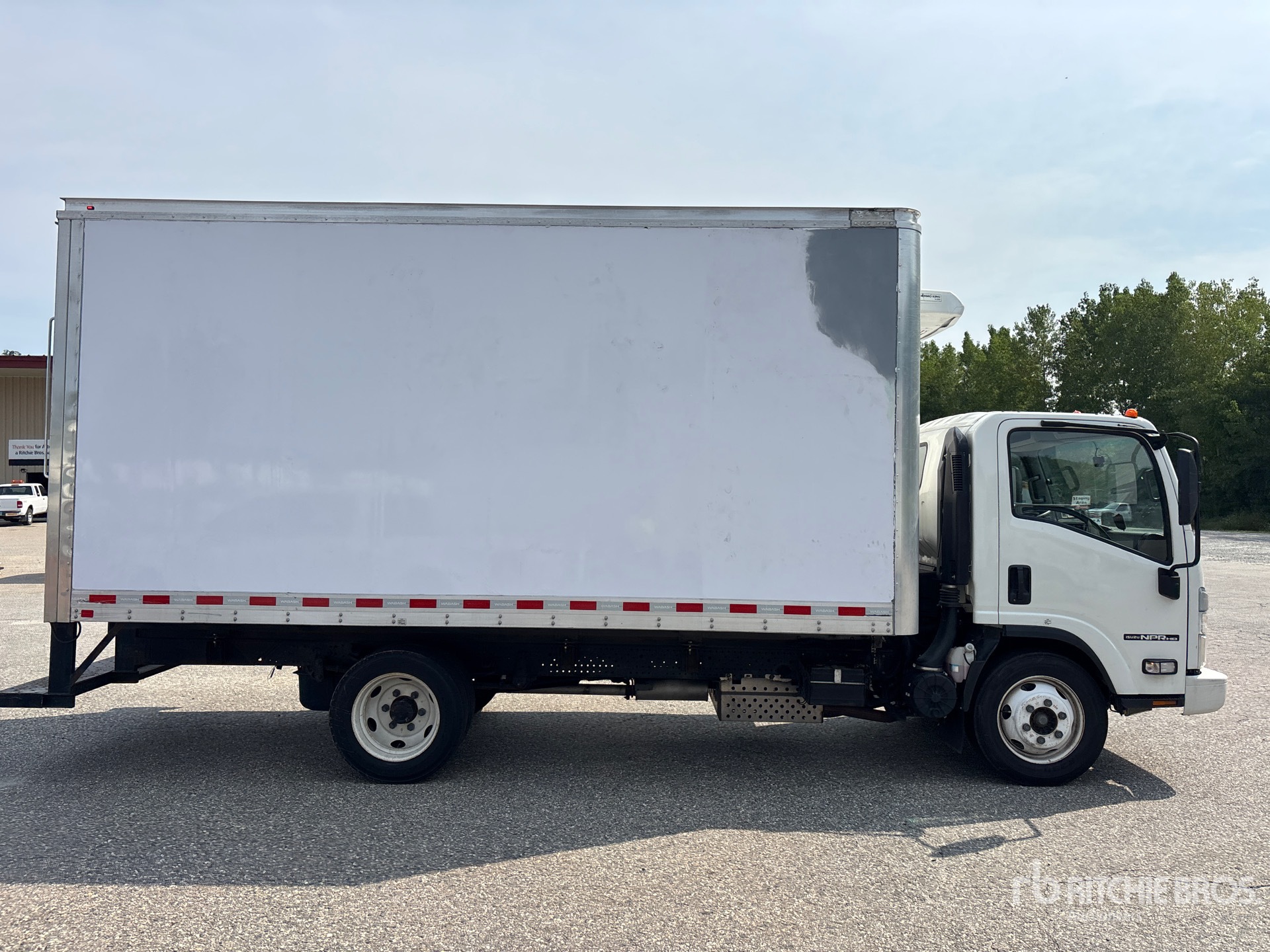 2025 Isuzu NPR