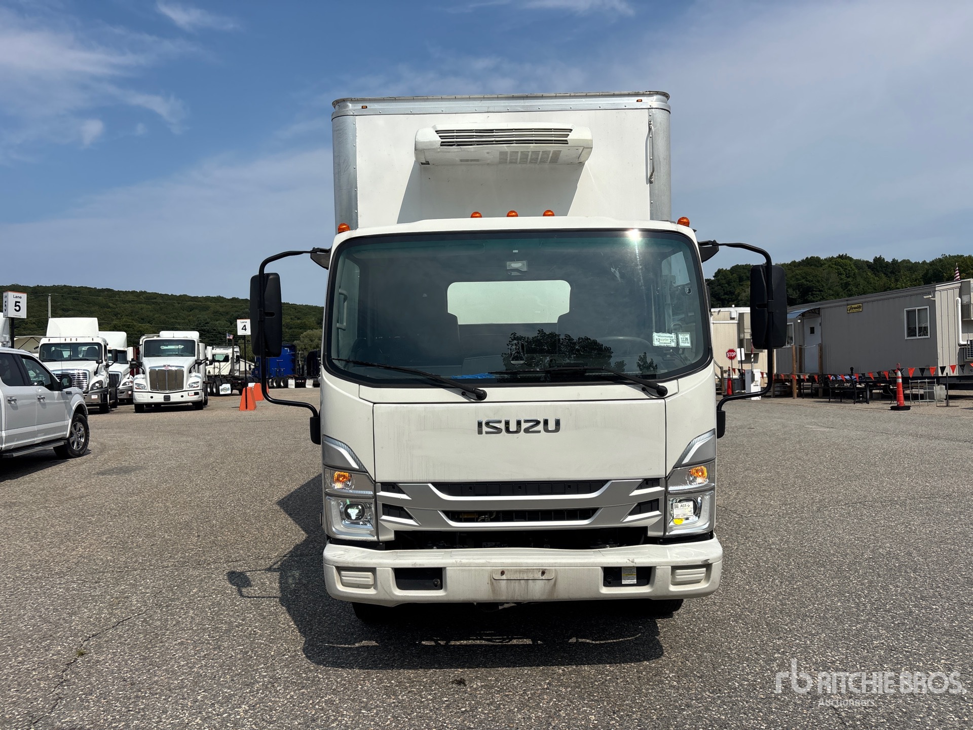 2025 Isuzu NPR